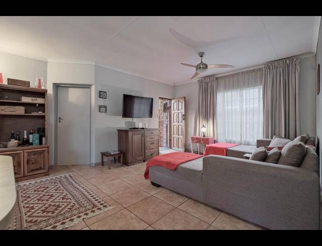 3 BEDROOM TOWNHOUSE FOR SALE IN WIERDAGLEN ESTATE